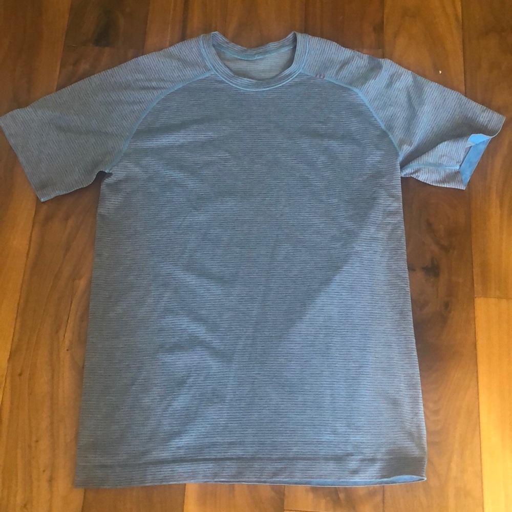 Mens Lululemon shirt size s